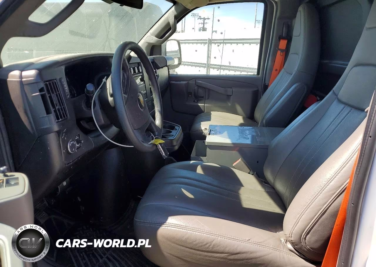 2019 Chevrolet Express 2500 Utility - Service Van VIN:1GCWGAFP4K1227124 - 7