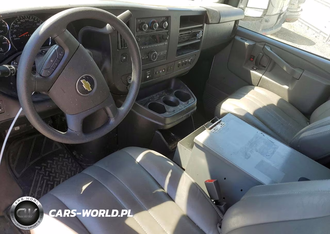 2019 Chevrolet Express 2500 Utility - Service Van VIN:1GCWGAFP4K1227124 - 8