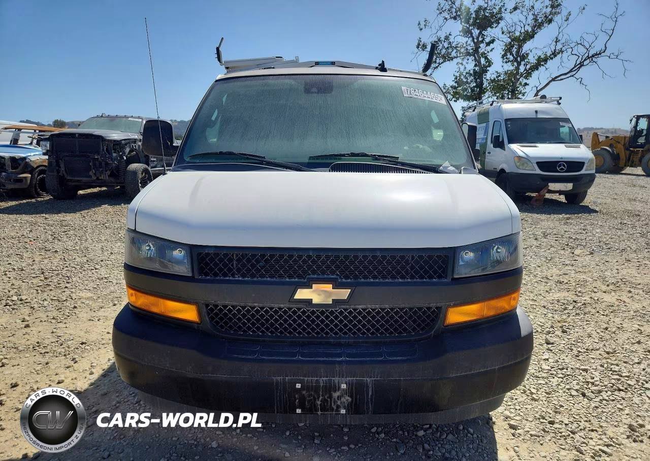 2019 Chevrolet Express 2500 Cargo Utility - Service Van VIN:1GCWGAFP9K1221416 - 5