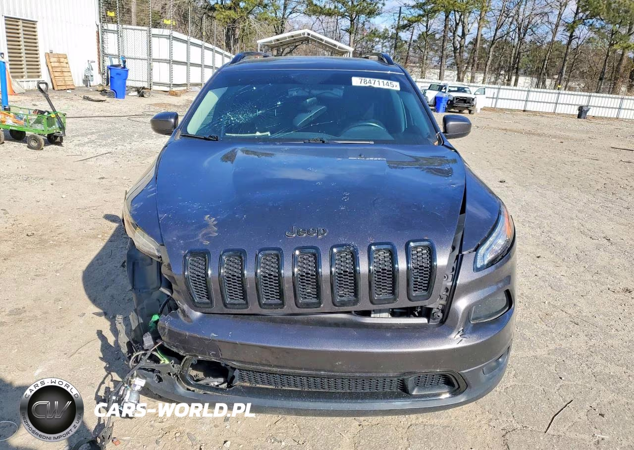 2018 Jeep Cherokee Latitude VIN:1C4PJLCB8JD543200 - 5