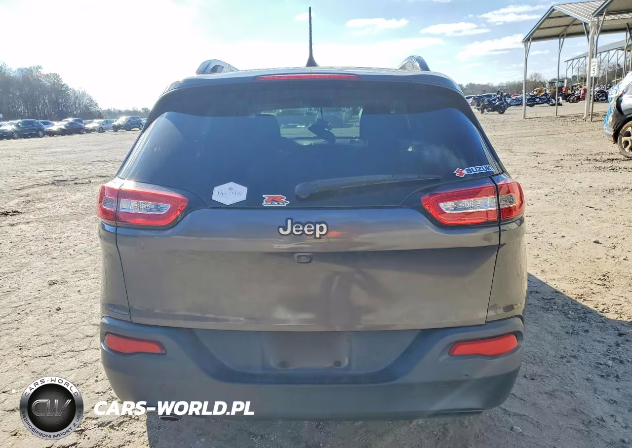 2018 Jeep Cherokee Latitude VIN:1C4PJLCB8JD543200 - 6