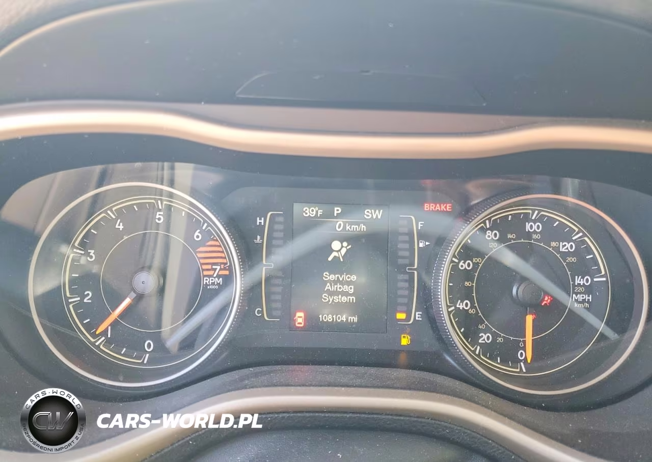 2018 Jeep Cherokee Latitude VIN:1C4PJLCB8JD543200 - 9