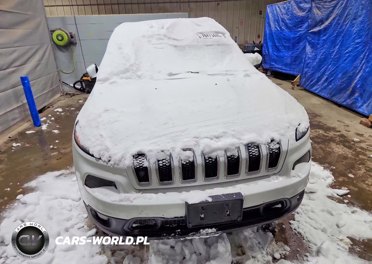 2016 Jeep Cherokee Latitude VIN:1C4PJMCBXGW181924 - 5