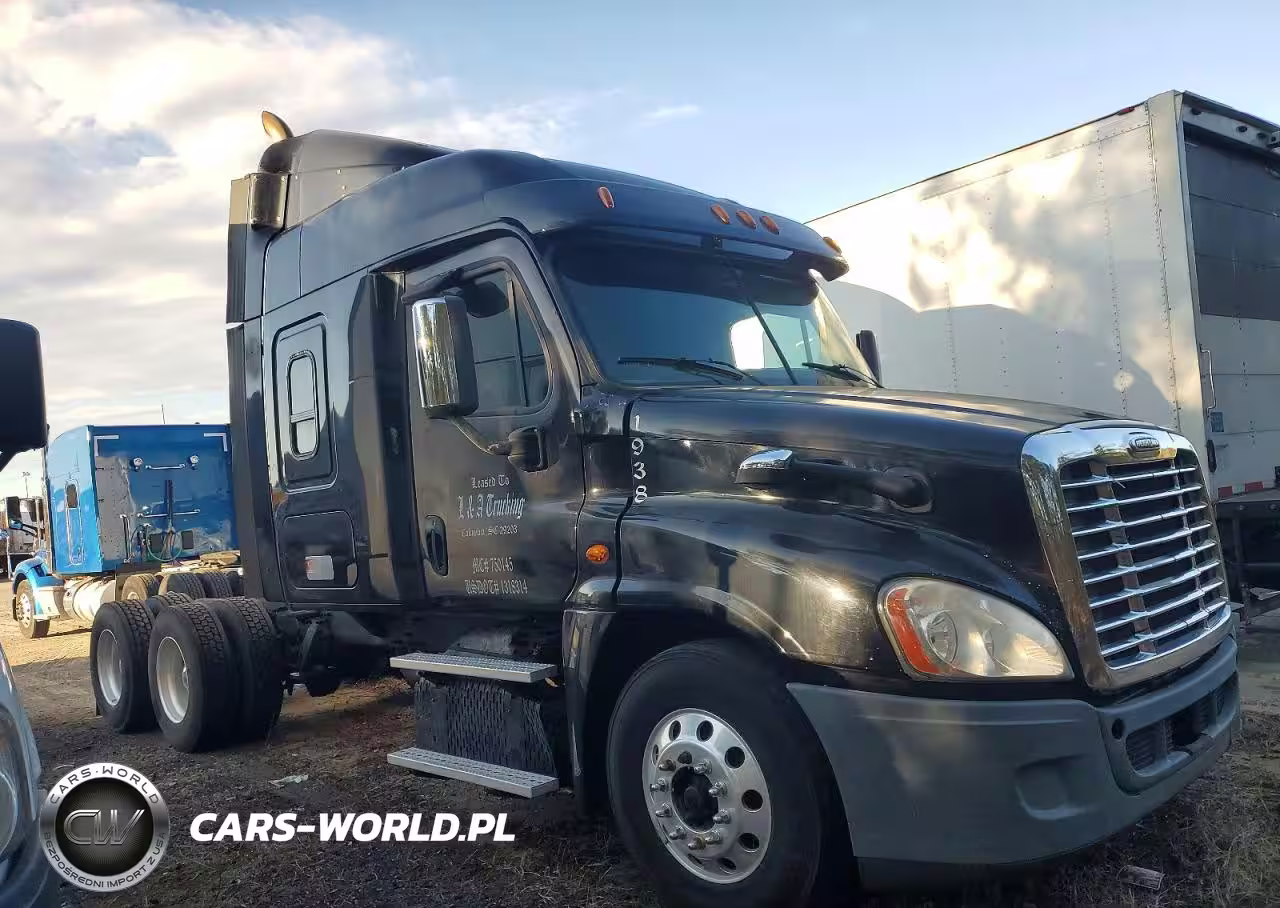 2014 Freightliner Cascadia Semi Truck