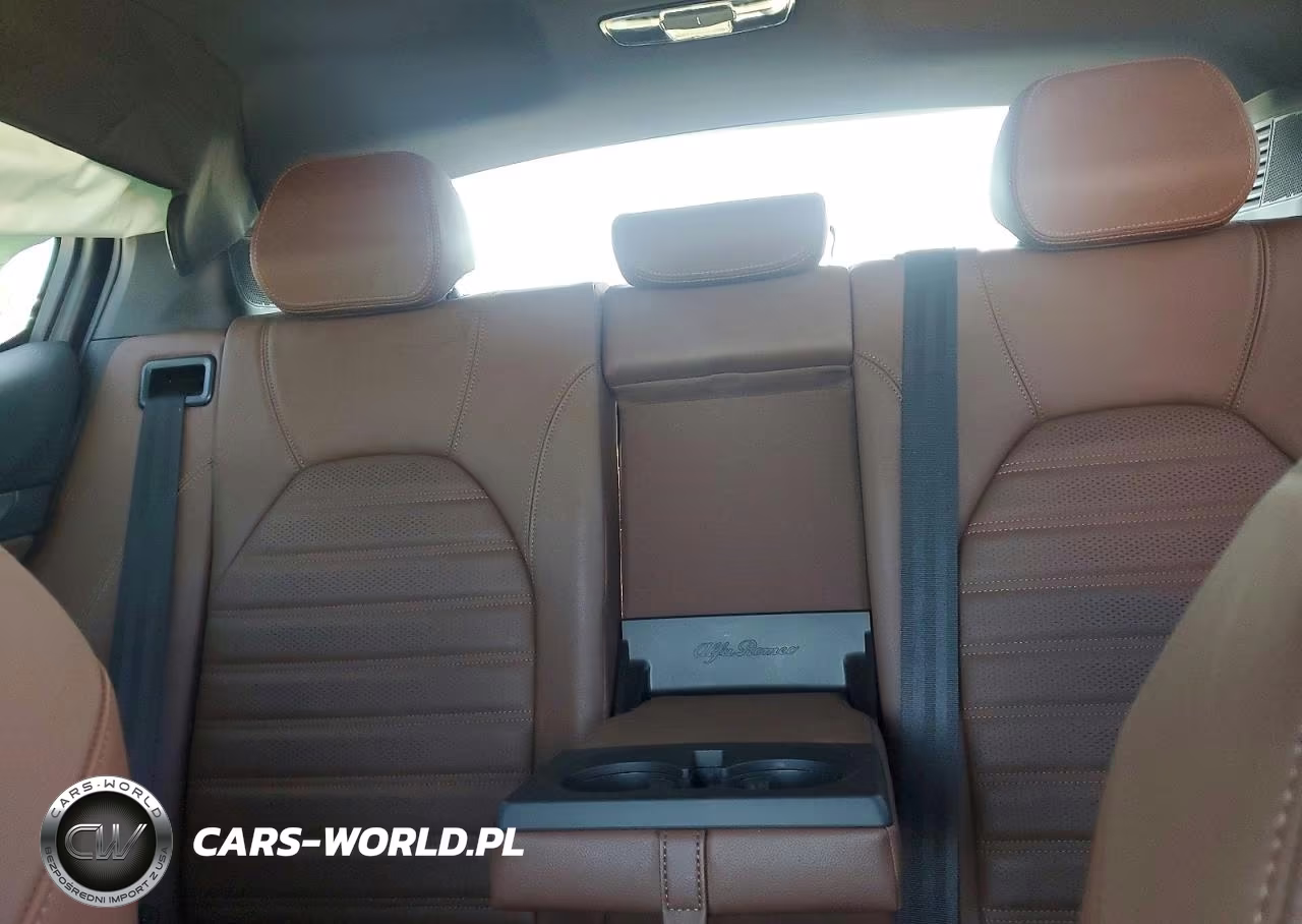 2021 Alfa Romeo Stelvio Ti VIN:ZASPAKBN6M7D16541 - 10