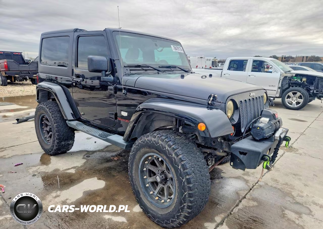 2011 Jeep Wrangler Jeep 70Th Anniversary VIN:1J4AA7D15BL604667 - 4