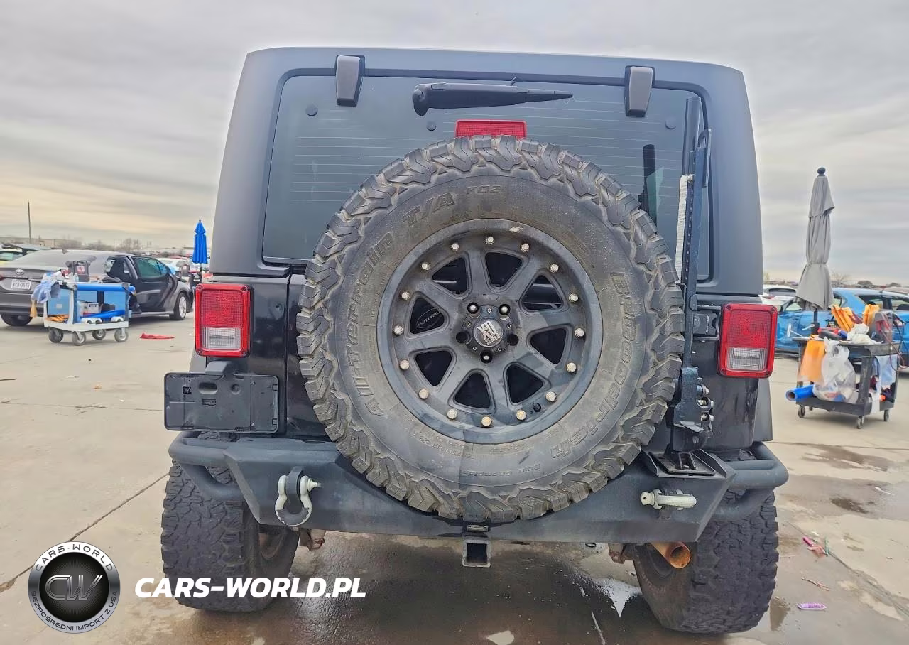 2011 Jeep Wrangler Jeep 70Th Anniversary VIN:1J4AA7D15BL604667 - 6