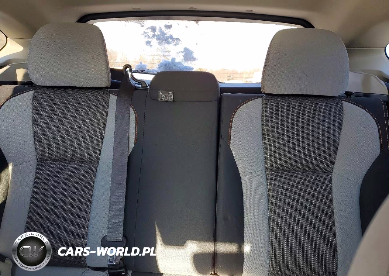 2018 Subaru Crosstrek Premium VIN:JF2GTADC6JH343951 - 10