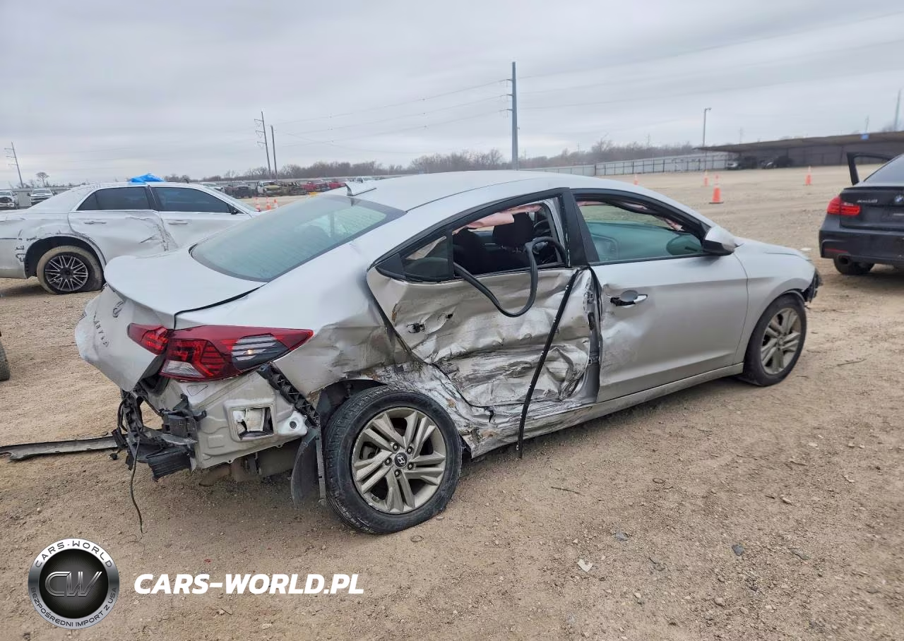 2019 Hyundai Elantra Sel VIN:5NPD84LF6KH445429 - 3