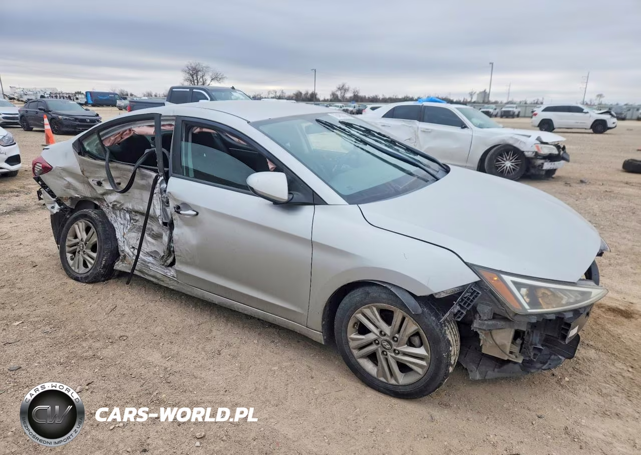 2019 Hyundai Elantra Sel VIN:5NPD84LF6KH445429 - 4