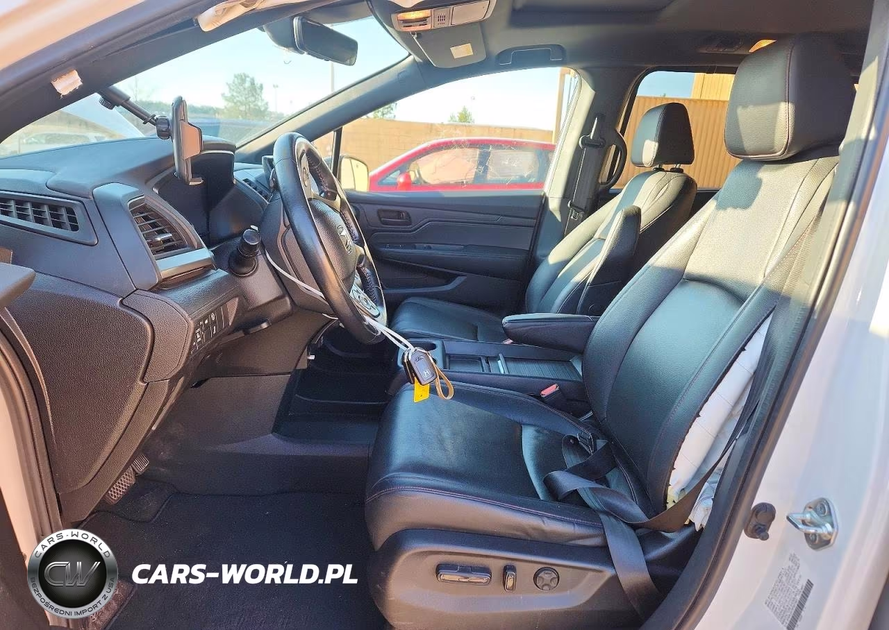 2023 Honda Odyssey Sport-L VIN:5FNRL6H78PB013657 - 7
