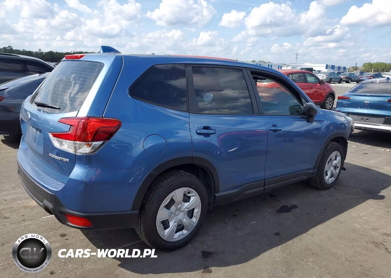 2023 Subaru Forester VIN:JF2SKAACXPH520706 - 3