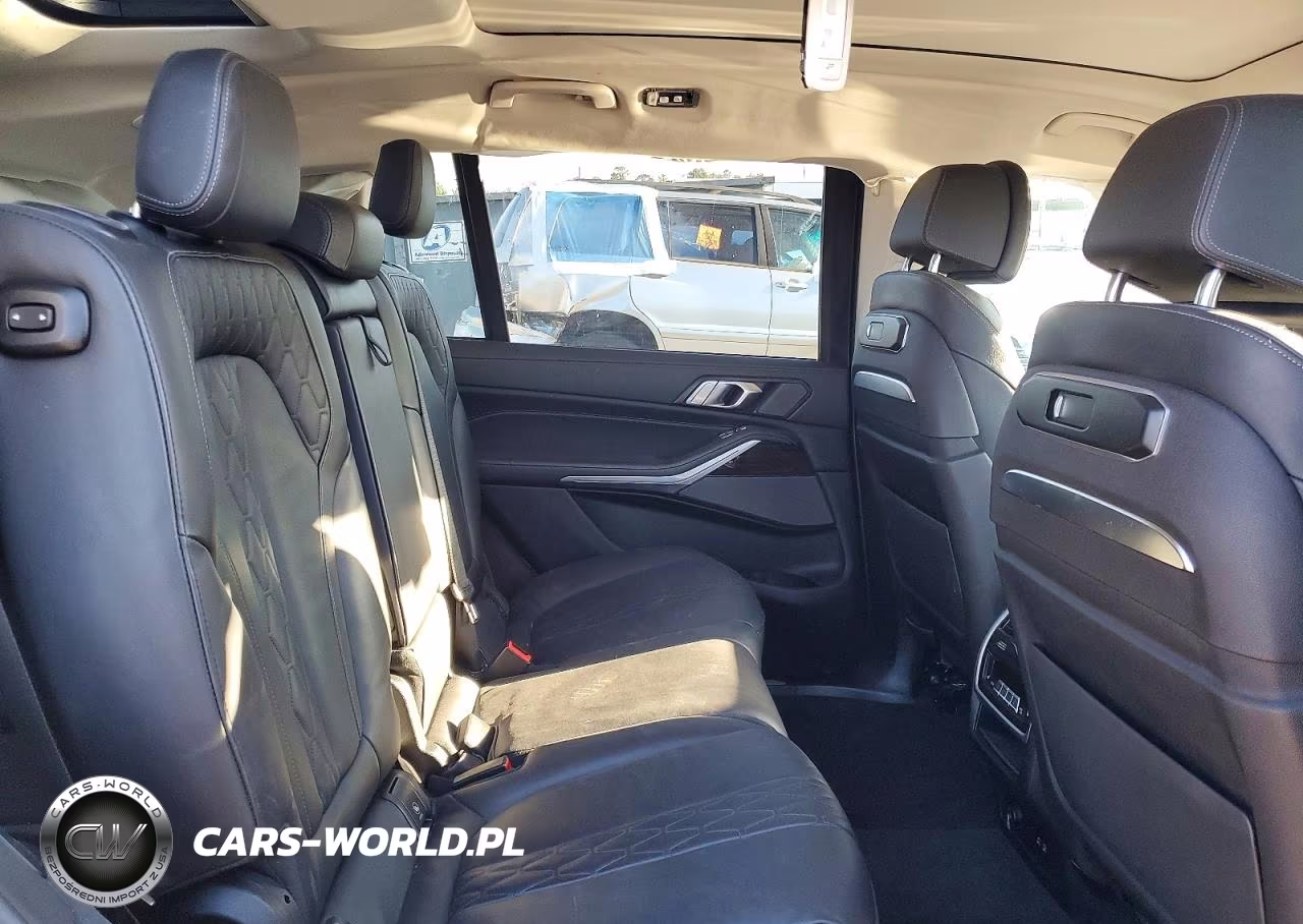 2024 BMW X7 xDrive40I VIN:5UX23EM01R9S21296 - 11