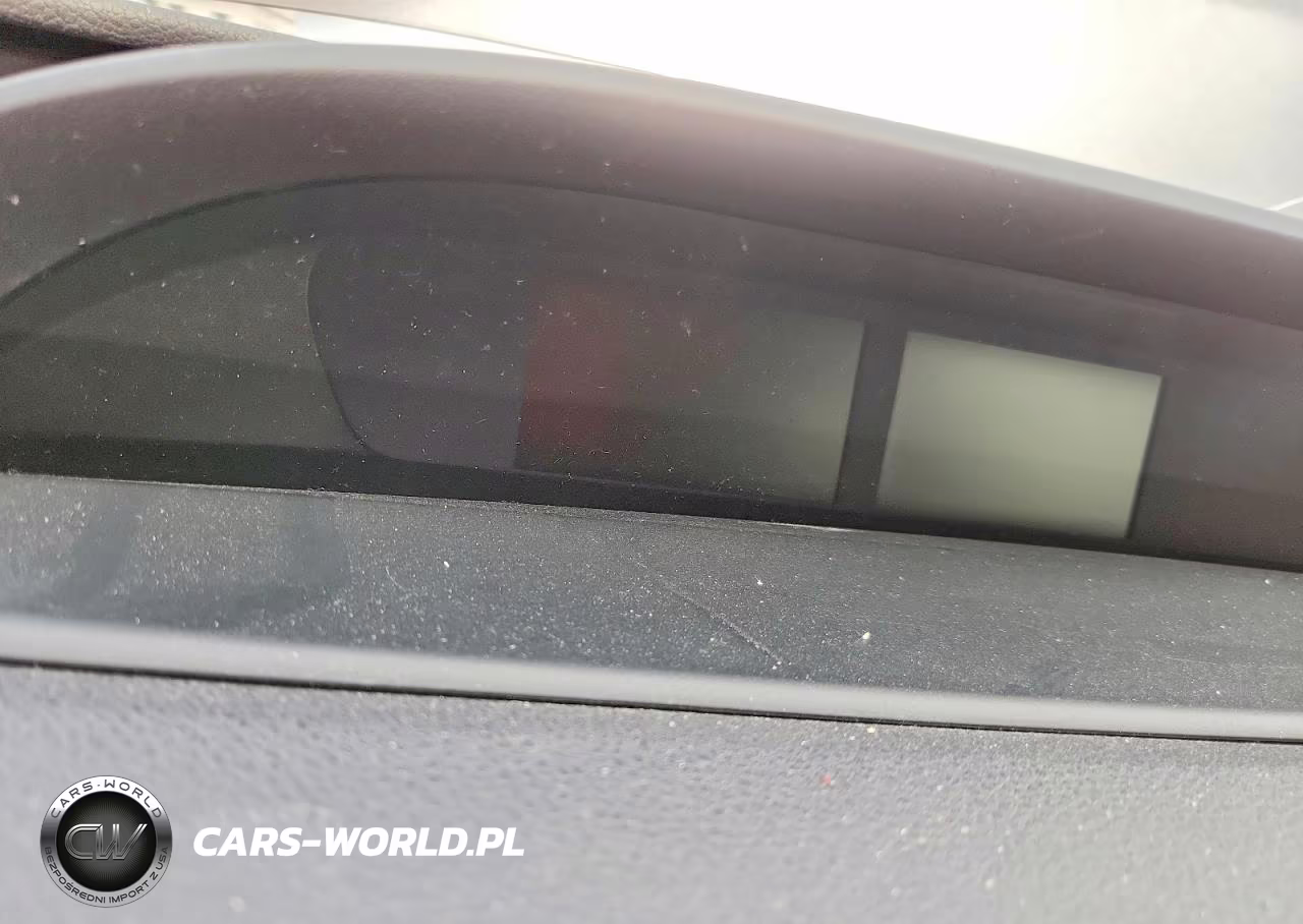 2018 Toyota Prius Two VIN:JTDKBRFU4J3073468 - 9