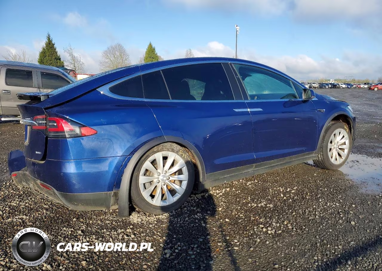 2018 Tesla Model X VIN:5YJXCBE21JF141190 - 3
