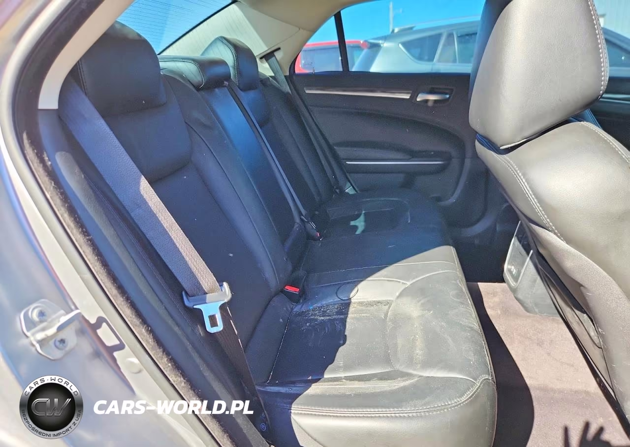2017 Chrysler 300 Limited VIN:2C3CCARG2HH521968 - 10