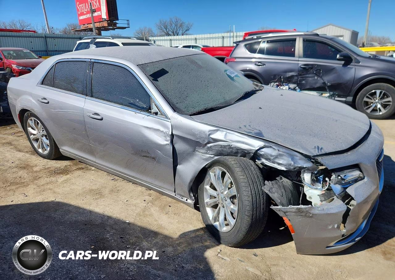 2017 Chrysler 300 Limited VIN:2C3CCARG2HH521968 - 4