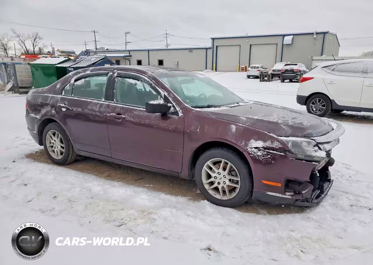 2012 Ford Fusion S VIN:3FAHP0GA2CR329161 - 4