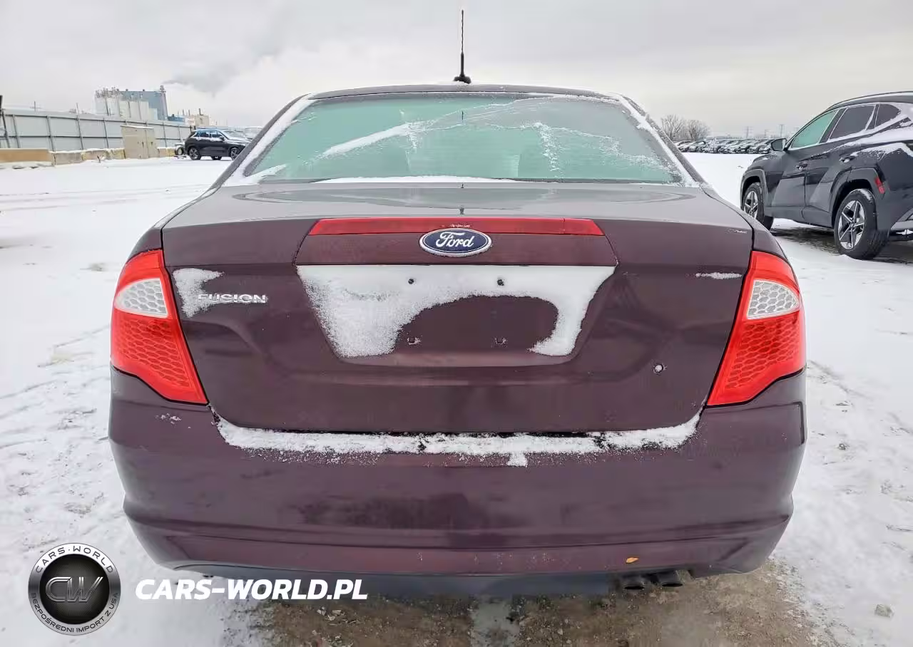 2012 Ford Fusion S VIN:3FAHP0GA2CR329161 - 6