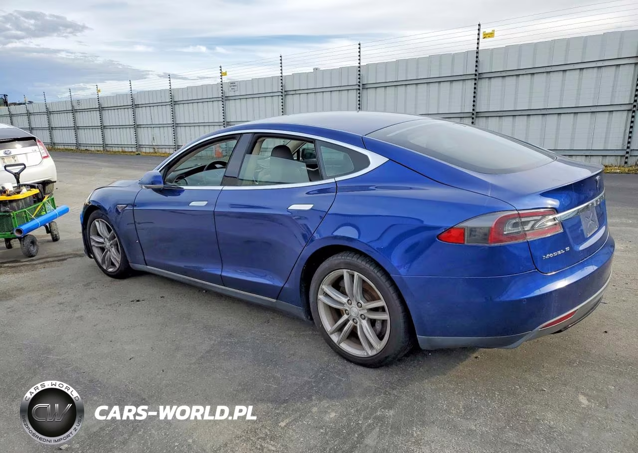 2015 Tesla Model S VIN:5YJSA1E20FF103984 - 2