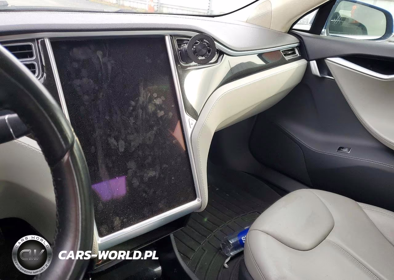 2015 Tesla Model S VIN:5YJSA1E20FF103984 - 9
