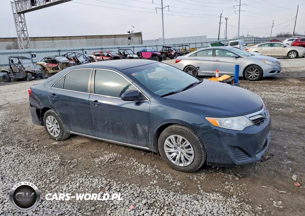 2014 Toyota Camry L VIN:4T4BF1FK3ER423923 - 4