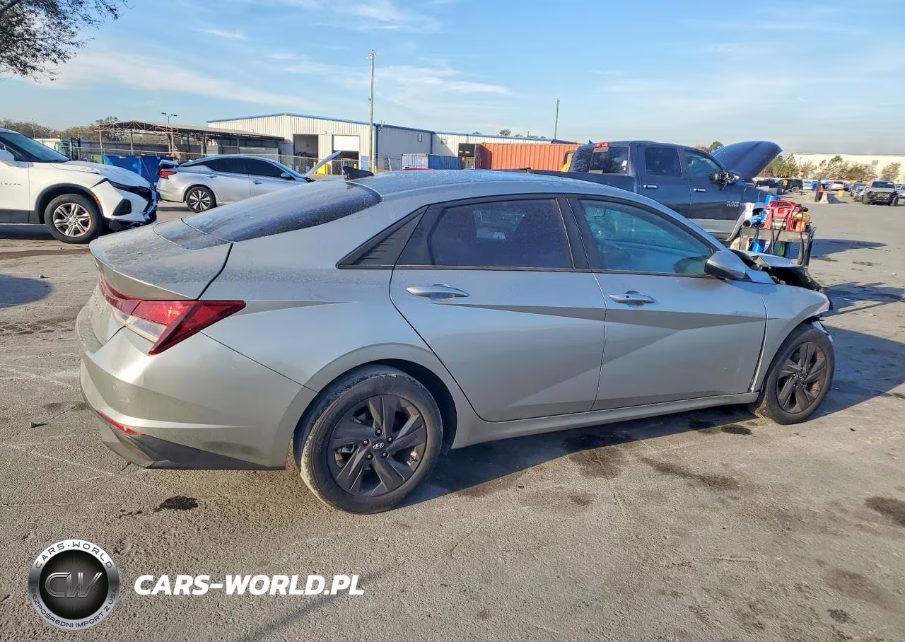 2022 Hyundai Elantra Sel VIN:5NPLS4AG6NH072213 - 3