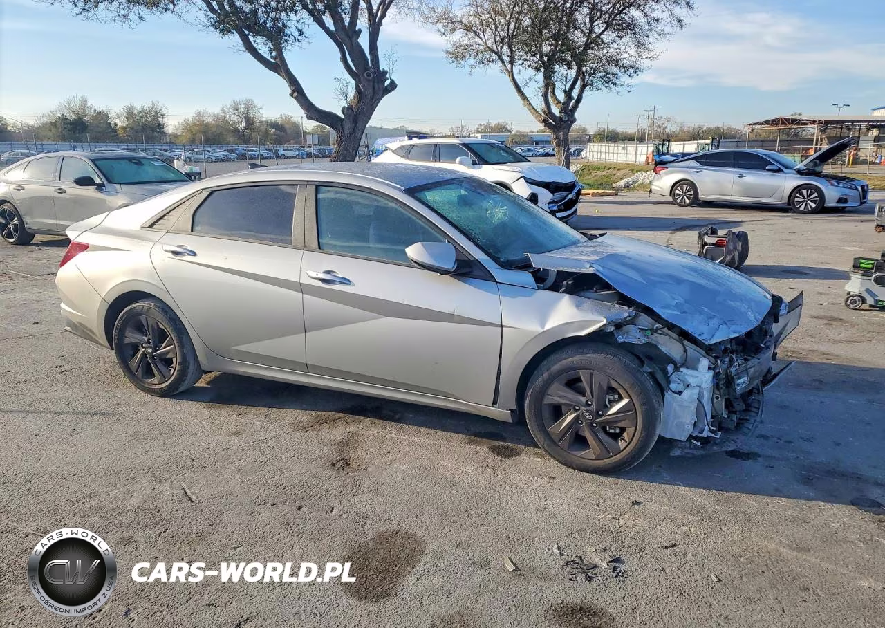 2022 Hyundai Elantra Sel VIN:5NPLS4AG6NH072213 - 4