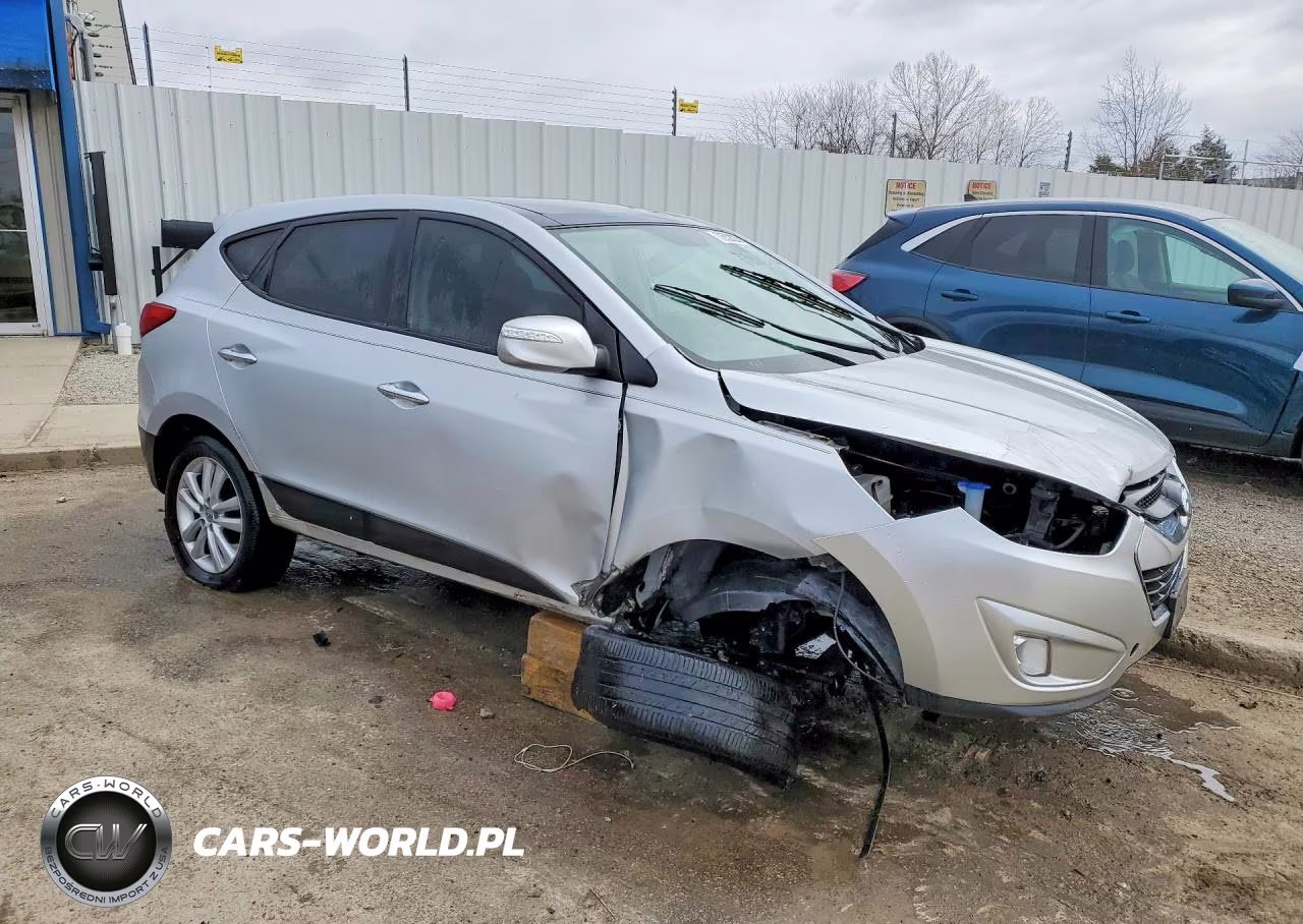 2011 Hyundai Tucson Limited VIN:KM8JU3AC6BU282090 - 4
