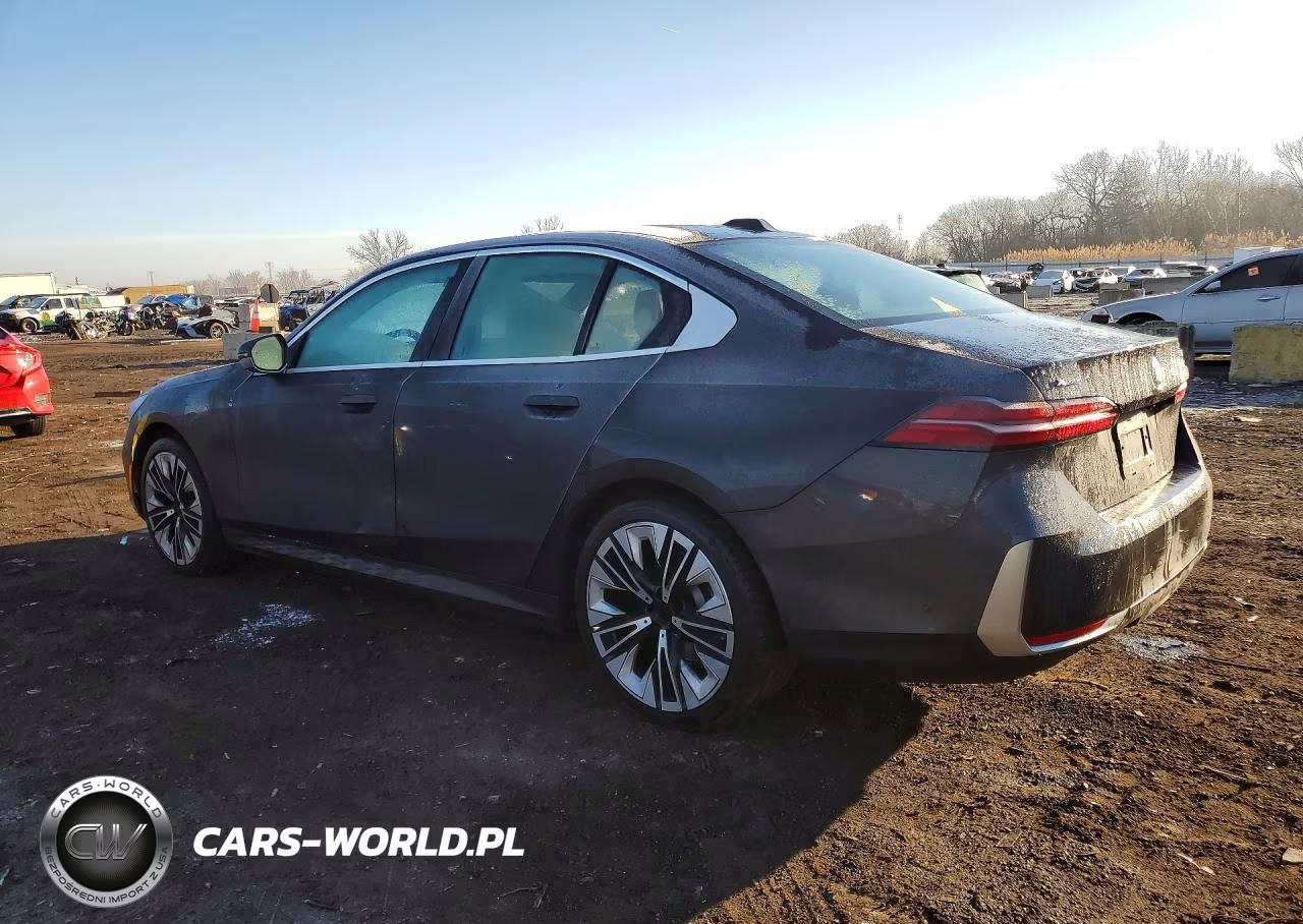 2024 BMW 530 Xi VIN:WBA53FJ04RCP81256 - 2