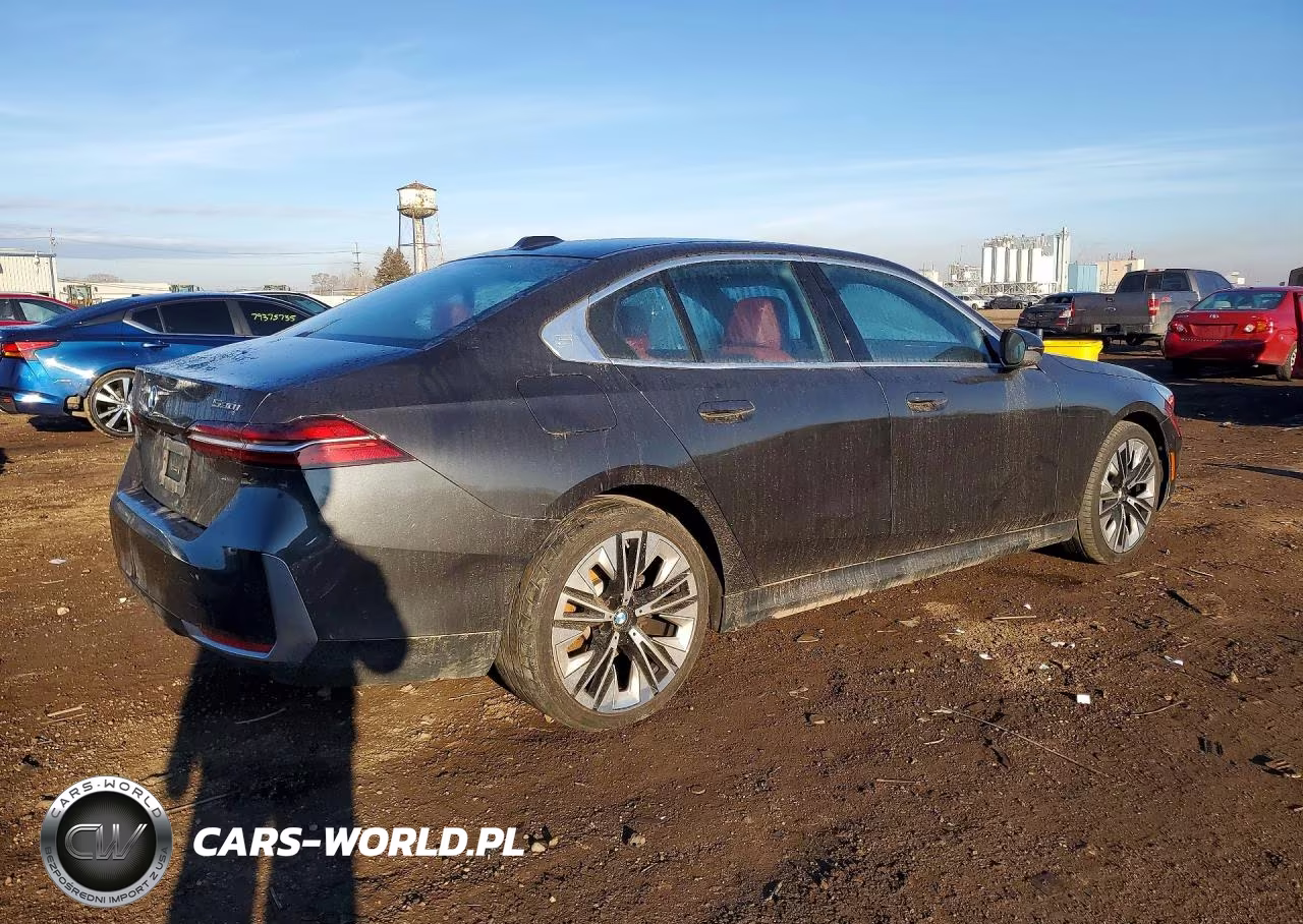 2024 BMW 530 Xi VIN:WBA53FJ04RCP81256 - 3