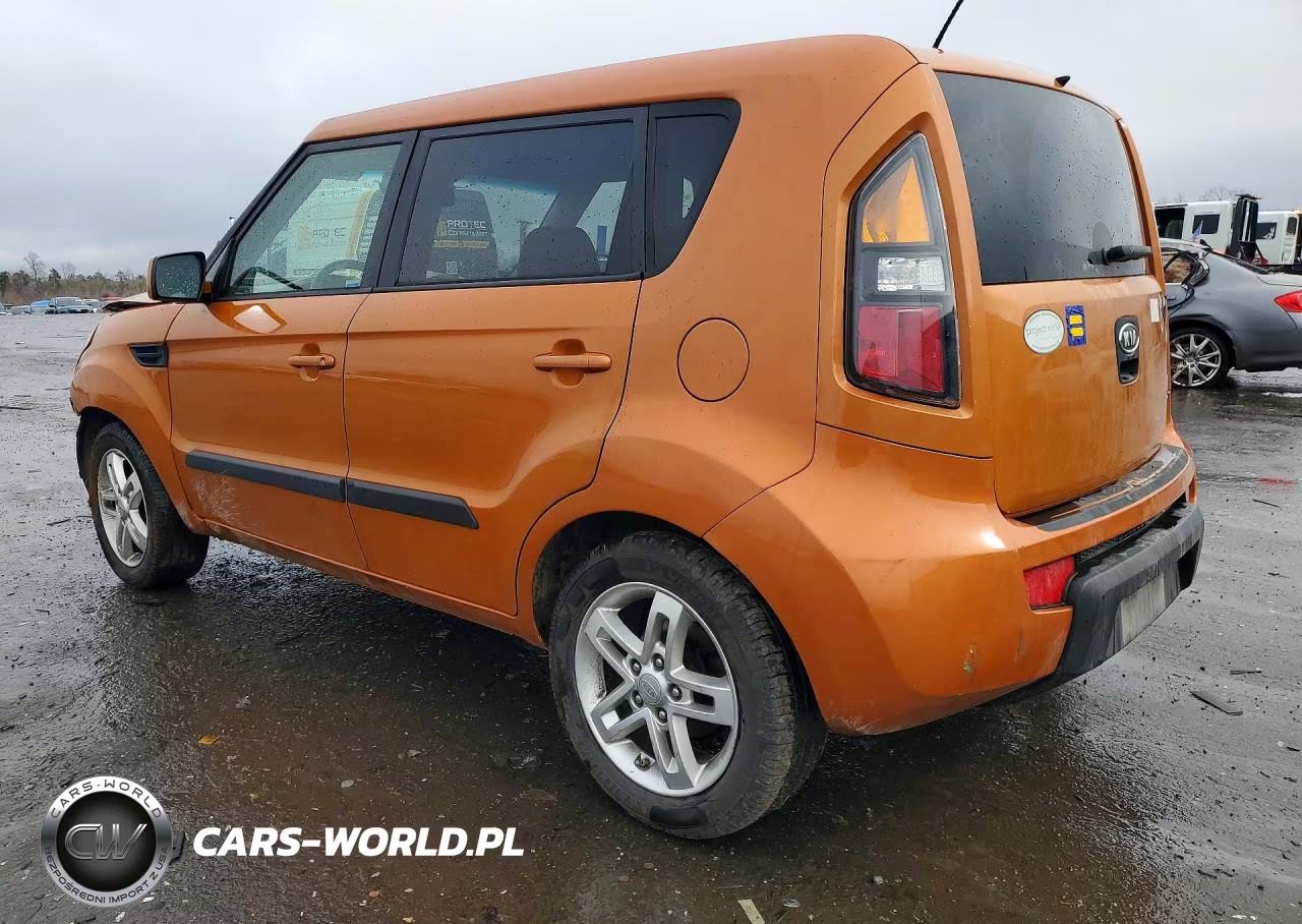 2011 Kia Soul + VIN:KNDJT2A28B7316957 - 2