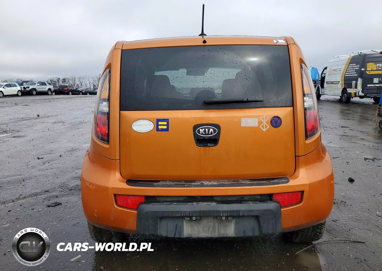2011 Kia Soul + VIN:KNDJT2A28B7316957 - 6