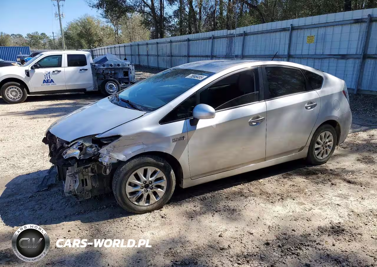 2013 Toyota Prius Plug-In Hybrid Base