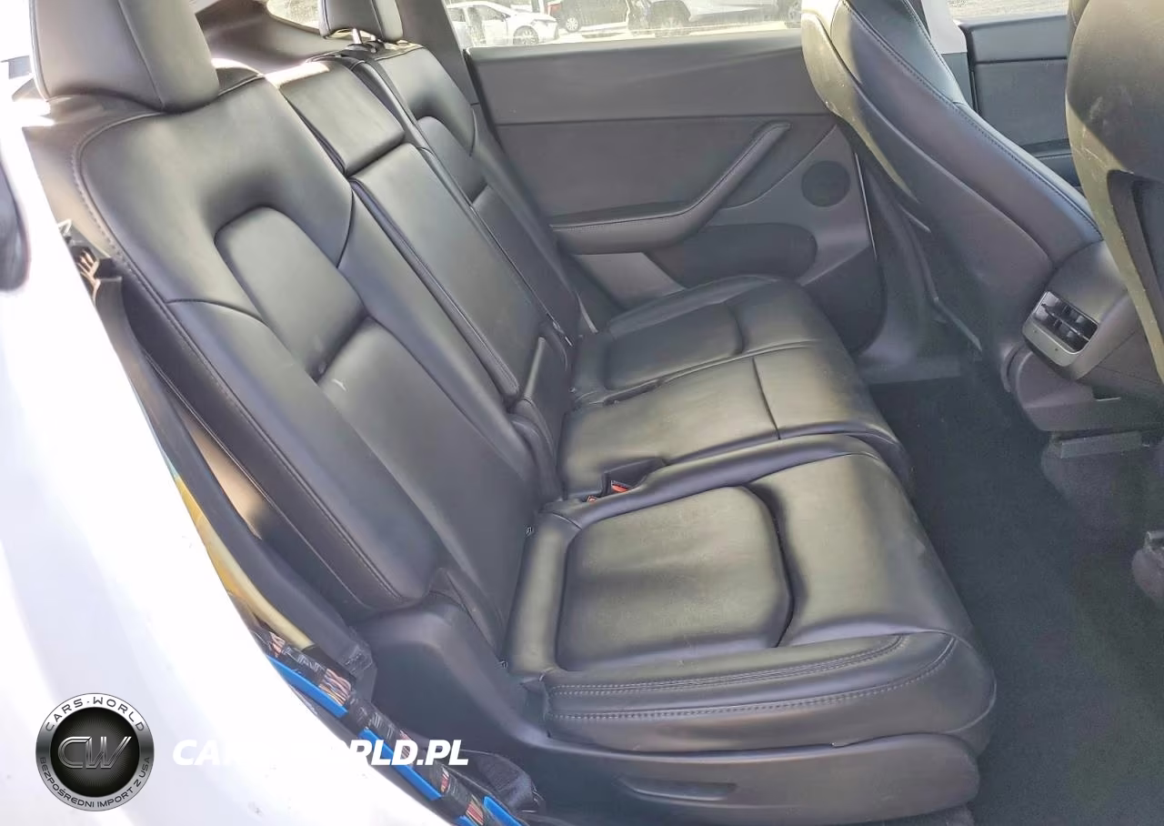 2022 Tesla Model Y VIN:7SAYGAEE0NF339751 - 10