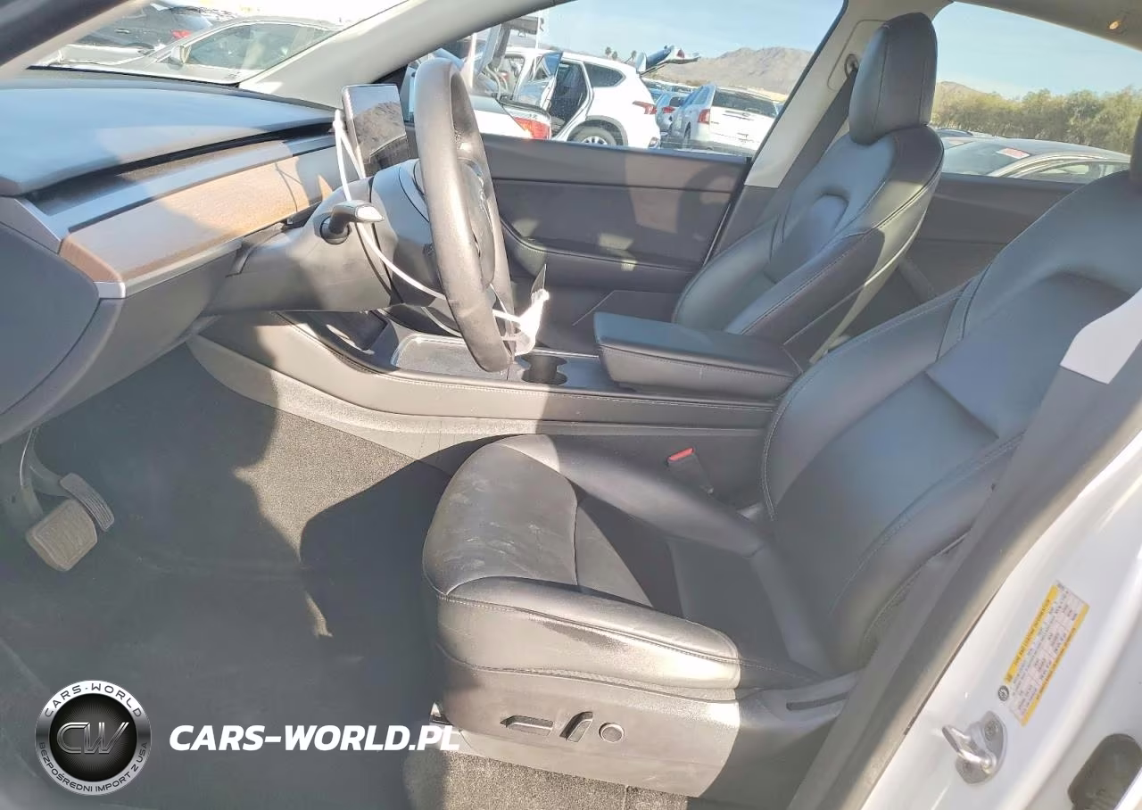 2022 Tesla Model Y VIN:7SAYGAEE0NF339751 - 7