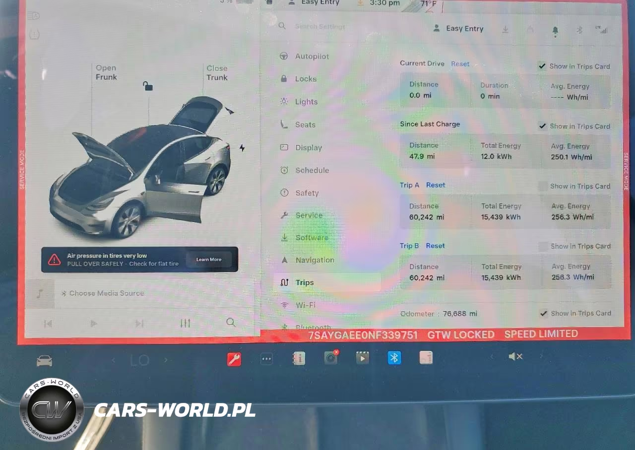 2022 Tesla Model Y VIN:7SAYGAEE0NF339751 - 9