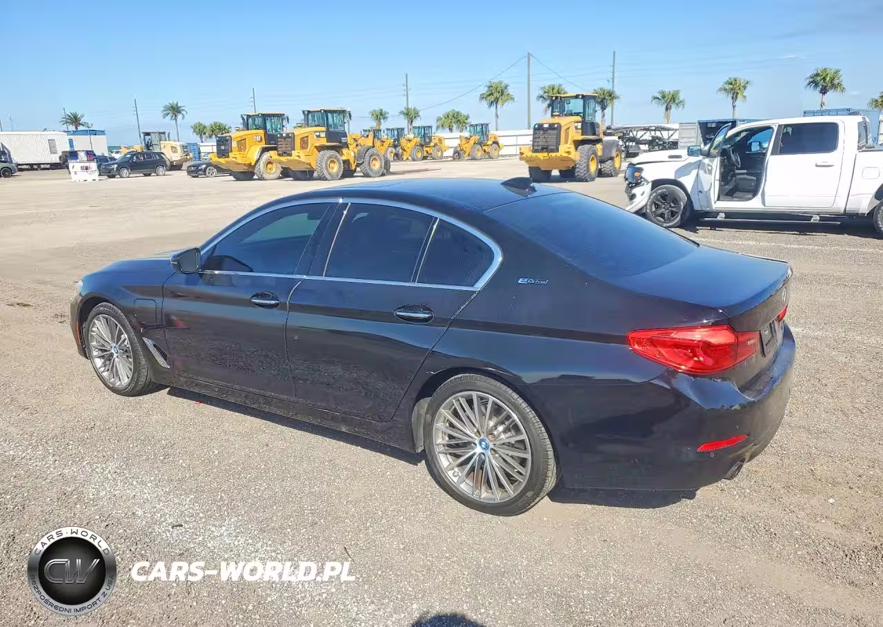 2018 BMW 530E VIN:WBAJA9C50JB252492 - 2