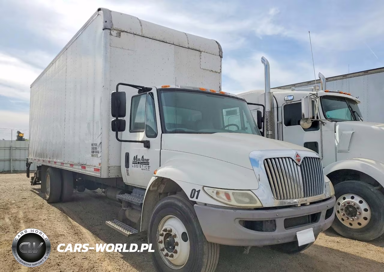 2017 International 4300 Box Truck
