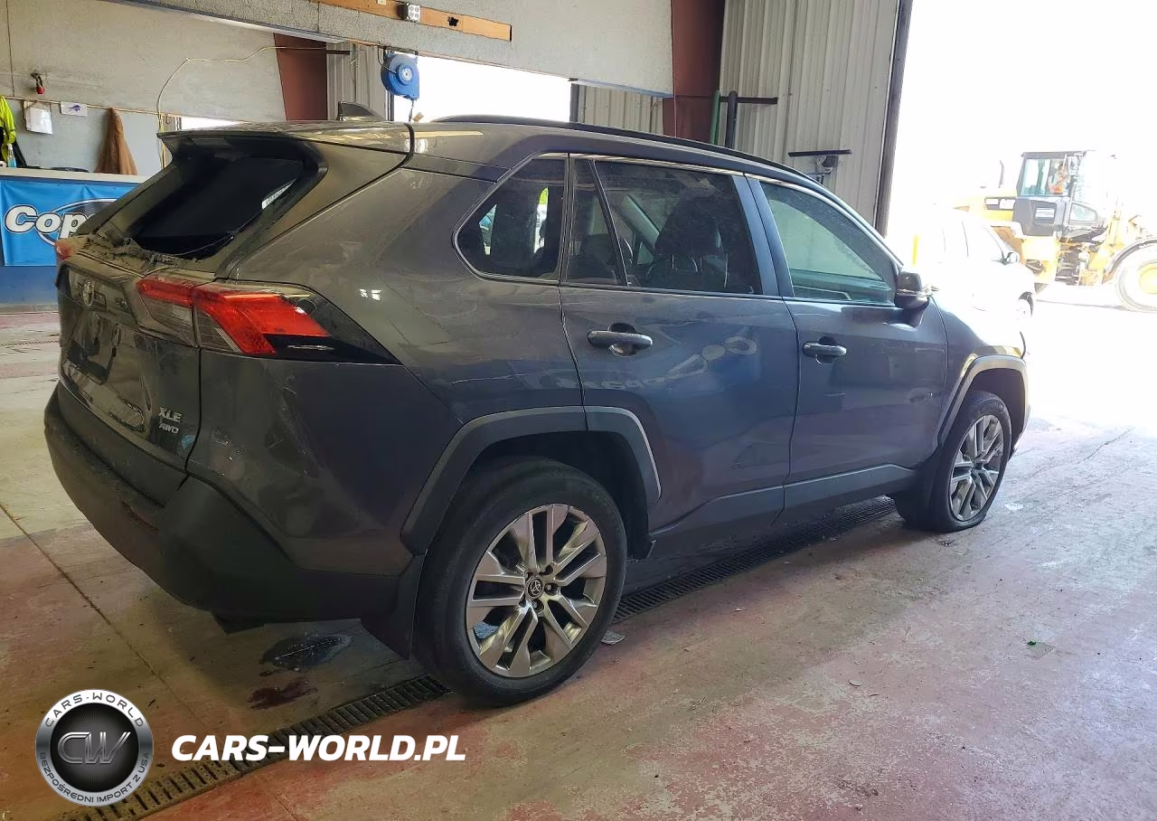 2022 Toyota Rav4 Xle Premium VIN:2T3A1RFV0NC311702 - 3