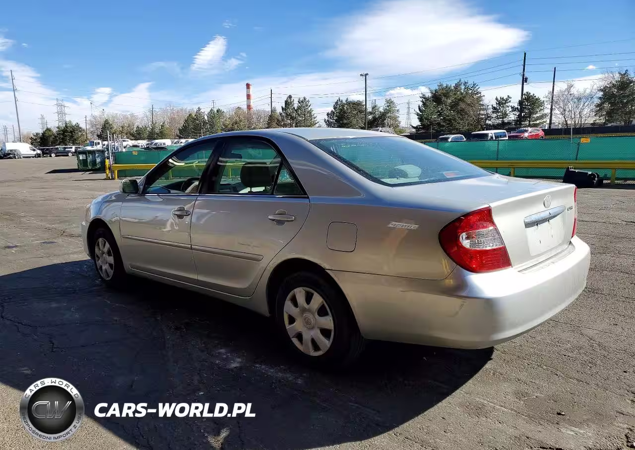 2002 Toyota Camry Le VIN:4T1BE32KX2U087388 - 2