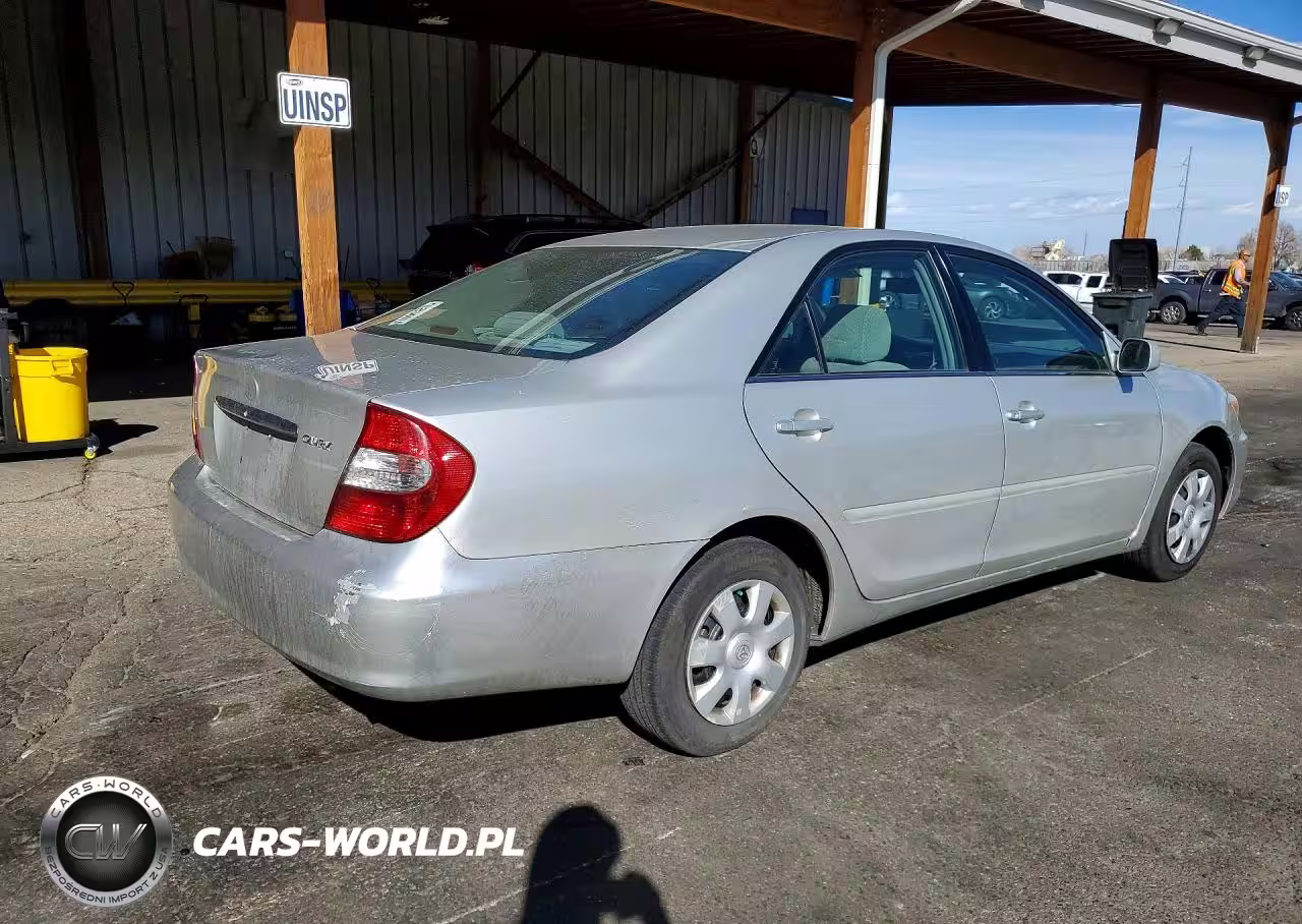 2002 Toyota Camry Le VIN:4T1BE32KX2U087388 - 3