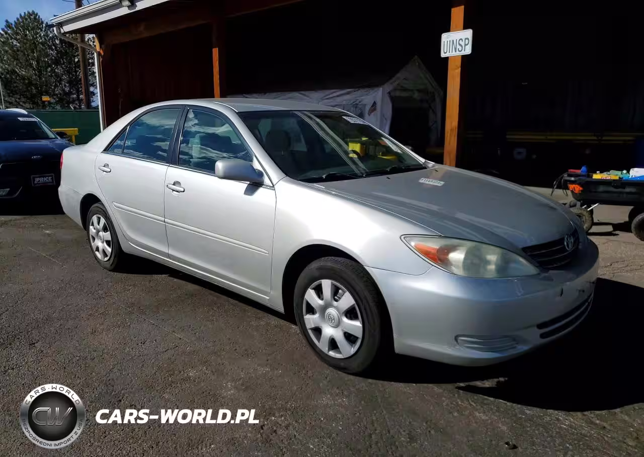 2002 Toyota Camry Le VIN:4T1BE32KX2U087388 - 4