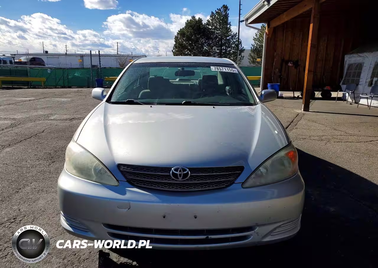 2002 Toyota Camry Le VIN:4T1BE32KX2U087388 - 5