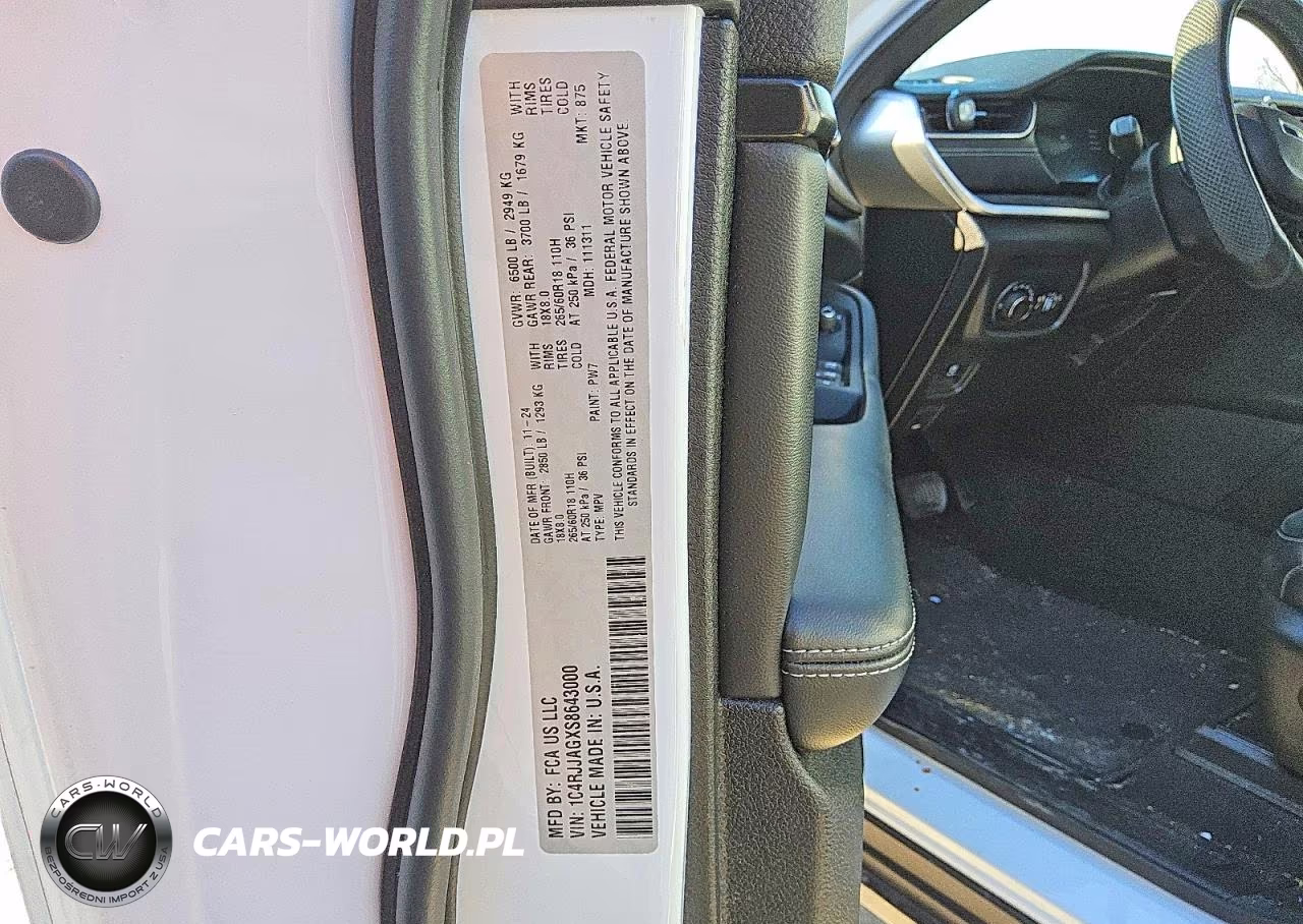 2025 Jeep Grand Cherokee L Laredo VIN:1C4RJJAGXS8643000 - 13