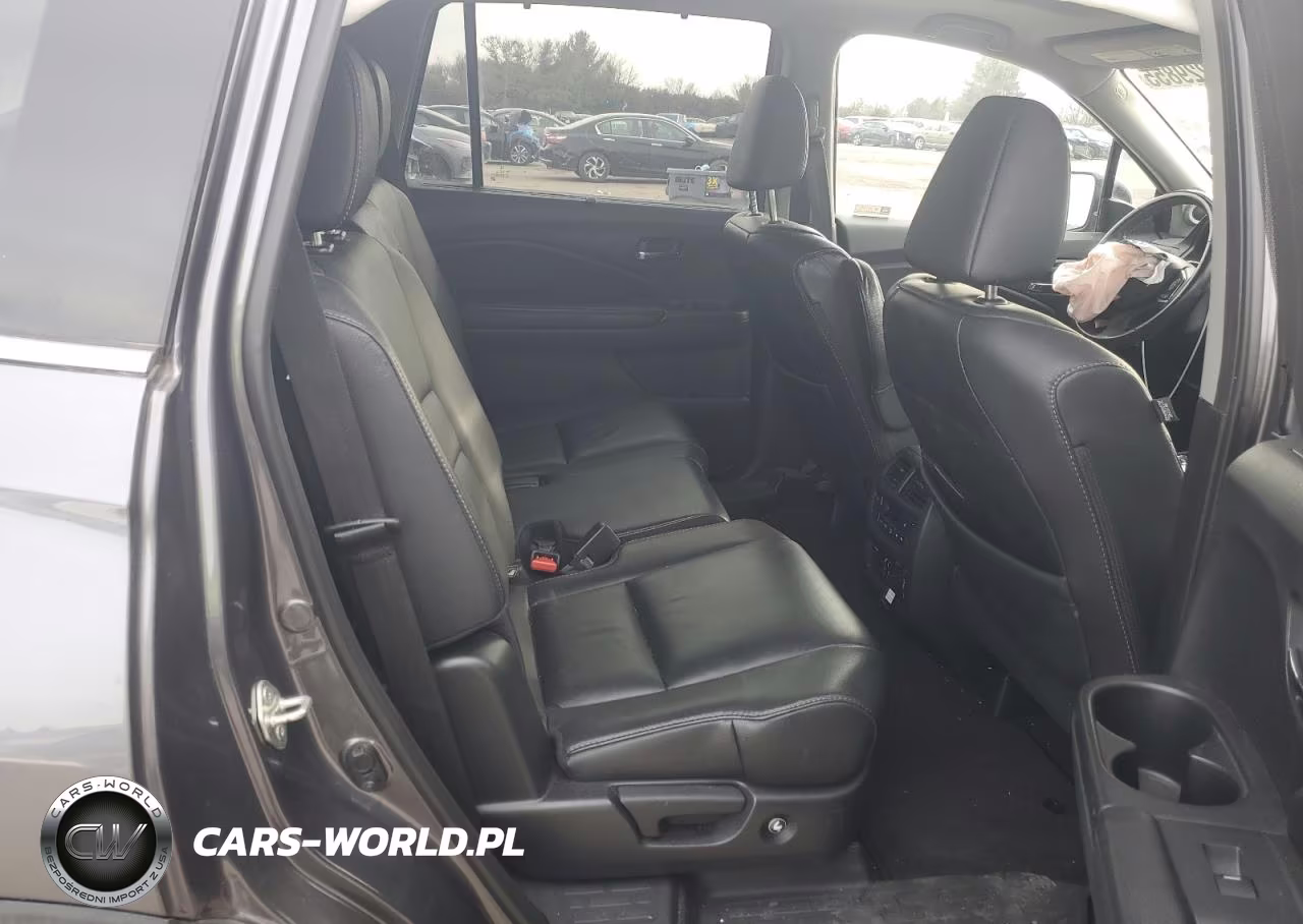 2019 Honda Pilot Touring VIN:5FNYF6H96KB087429 - 11