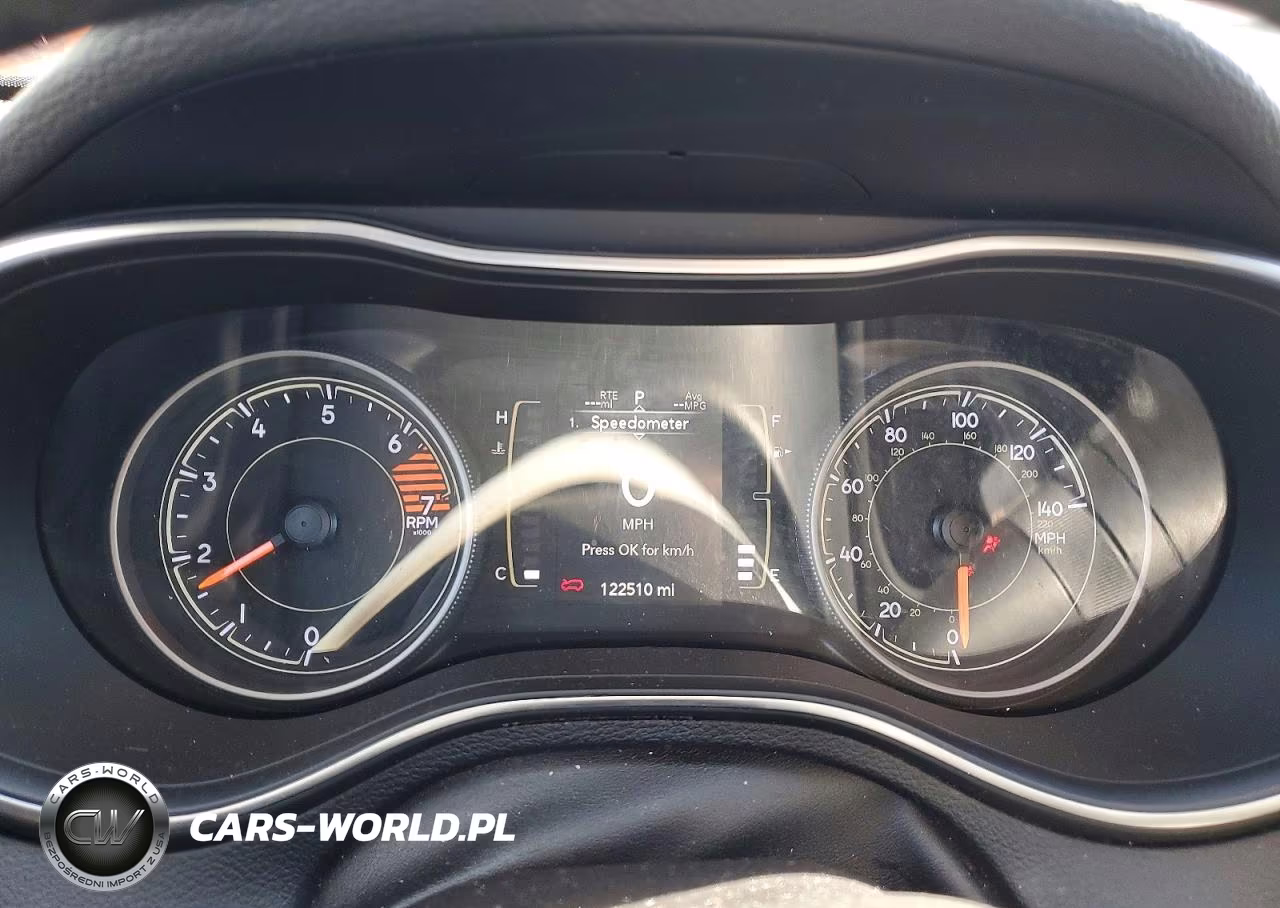 2019 Jeep Cherokee Latitude Plus VIN:1C4PJLLB9KD466404 - 9