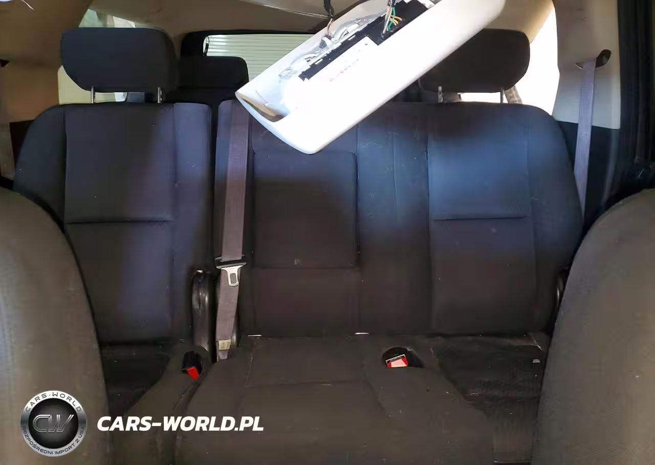 2010 Chevrolet Suburban C1500 Ls VIN:1GNUCHE09AR154002 - 10