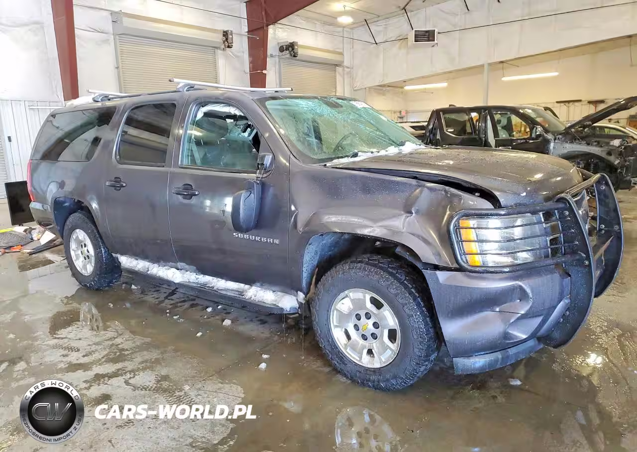 2010 Chevrolet Suburban C1500 Ls VIN:1GNUCHE09AR154002 - 4