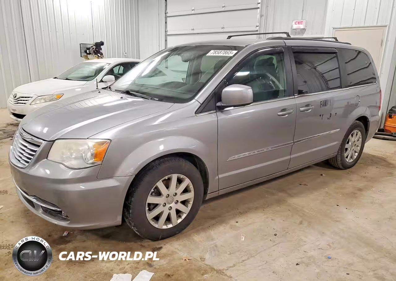 2013 Chrysler Town & Country Touring
